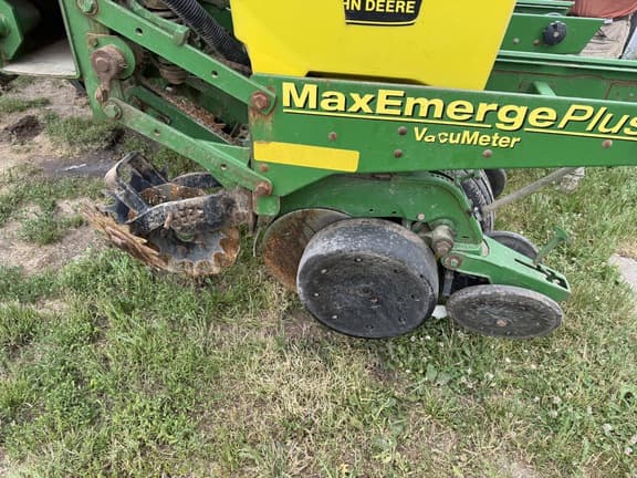 Image of John Deere 1770 equipment image 4