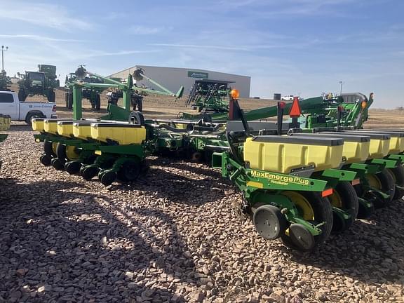 Image of John Deere 1770 equipment image 3