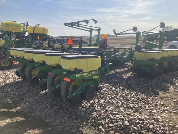 Image of John Deere 1770 equipment image 2