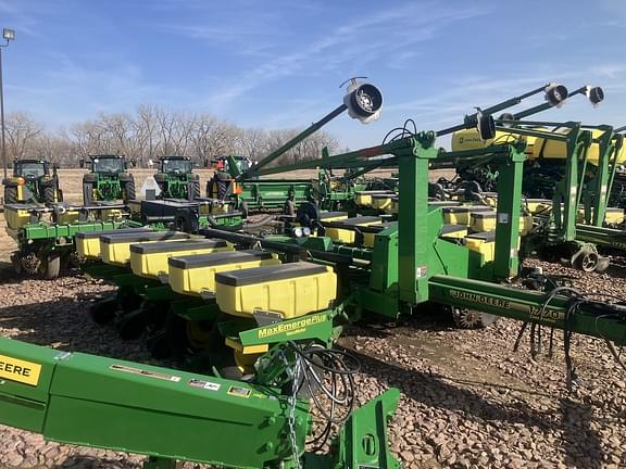 Image of John Deere 1770 equipment image 1