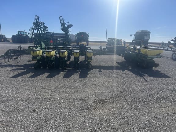 Image of John Deere 1770 equipment image 1