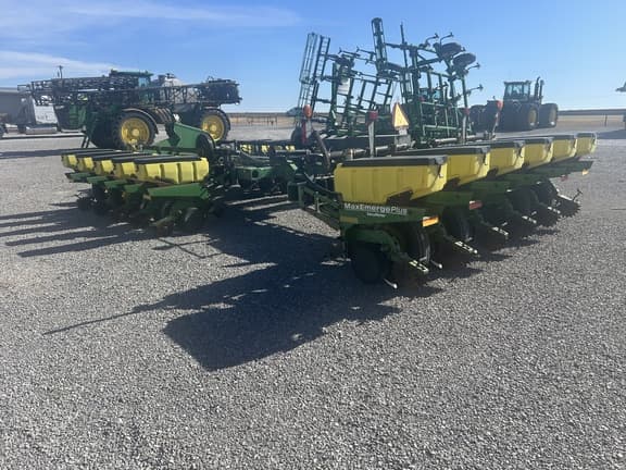 Image of John Deere 1770 equipment image 2