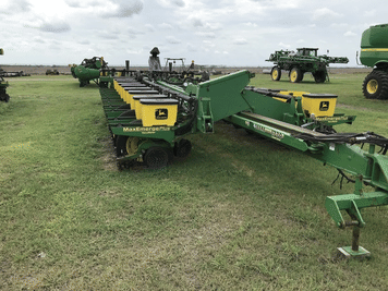 Main image John Deere 1770