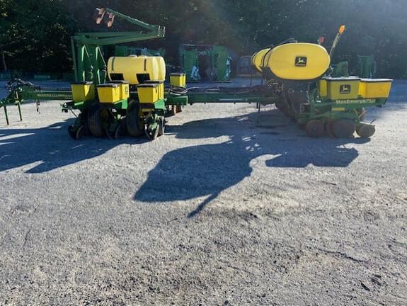 Image of John Deere 1770 equipment image 4