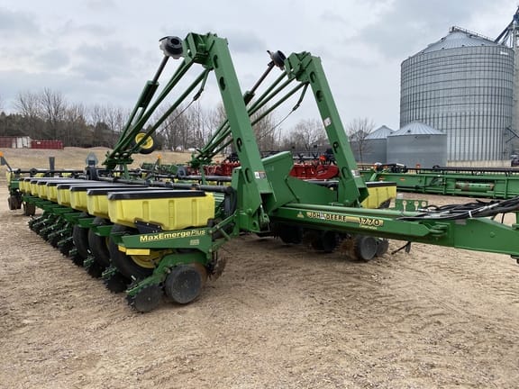 Main image John Deere 1770