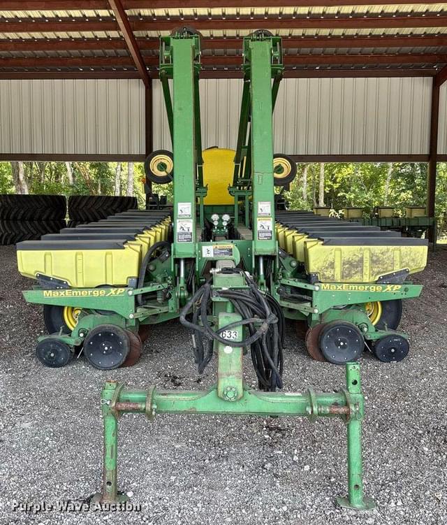 Image of John Deere 1770 equipment image 1
