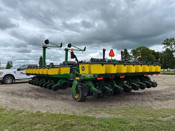 Image of John Deere 1780 equipment image 2