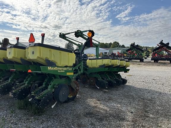 Image of John Deere 1780 equipment image 4