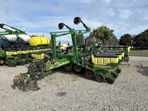 2001 John Deere 1780 Equipment Image0
