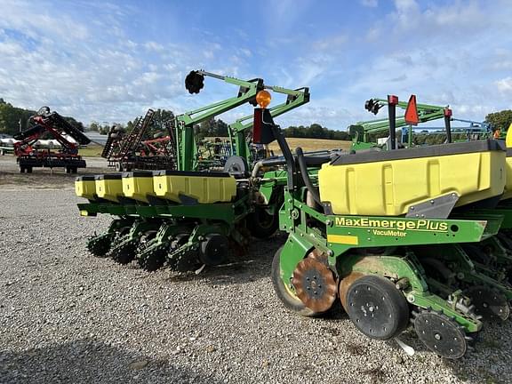 Image of John Deere 1780 equipment image 2