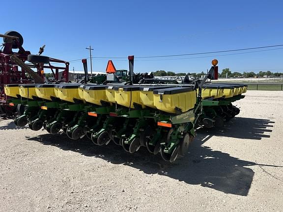 Image of John Deere 1780 equipment image 4