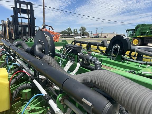 Image of John Deere 1780 equipment image 3