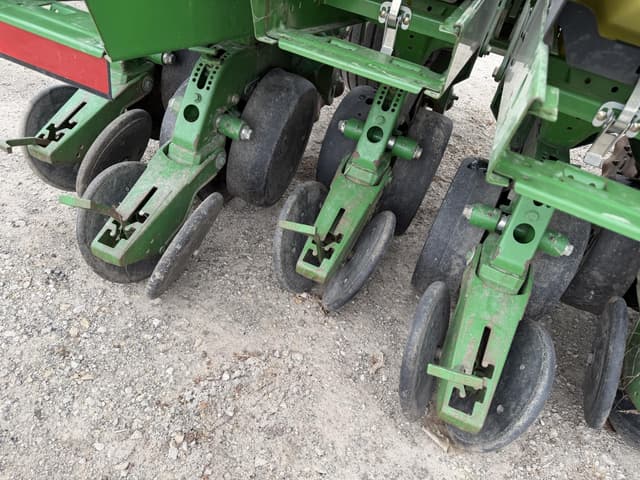 Image of John Deere 1780 equipment image 2