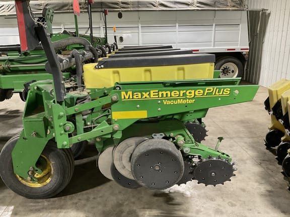 2001 John Deere 1780 Equipment Image0