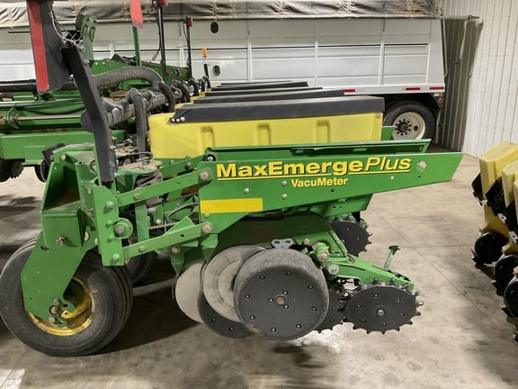 2001 John Deere 1780 Equipment Image0