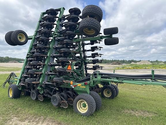 Image of John Deere 1860 equipment image 2