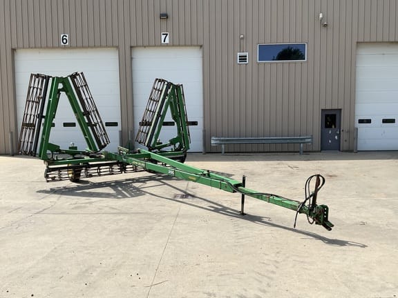 2001 John Deere 200 Equipment Image0