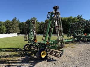 2001 John Deere 200 Image
