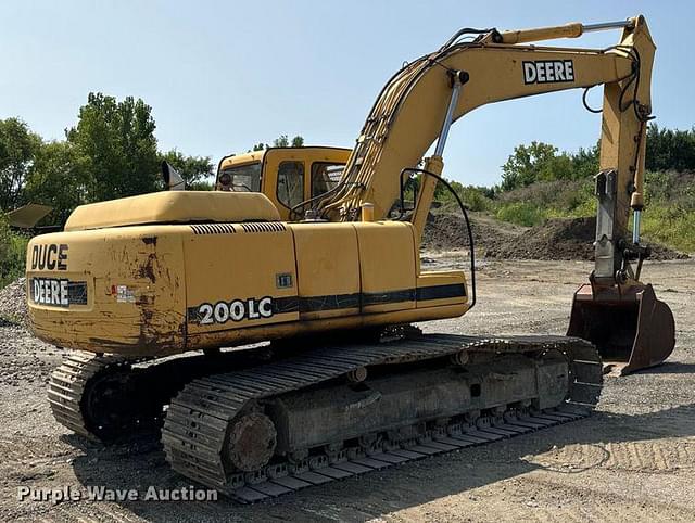 Image of John Deere 200LC equipment image 4