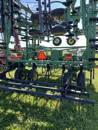 Thumbnail image John Deere 2200 7