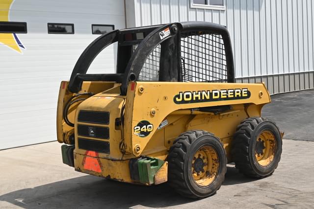 Image of John Deere 240 equipment image 2