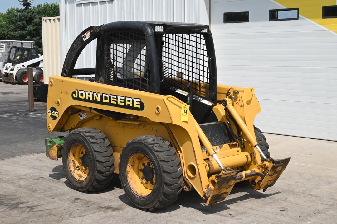 Image of John Deere 240 Primary image