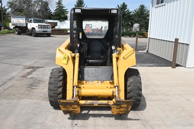 Image of John Deere 240 equipment image 3