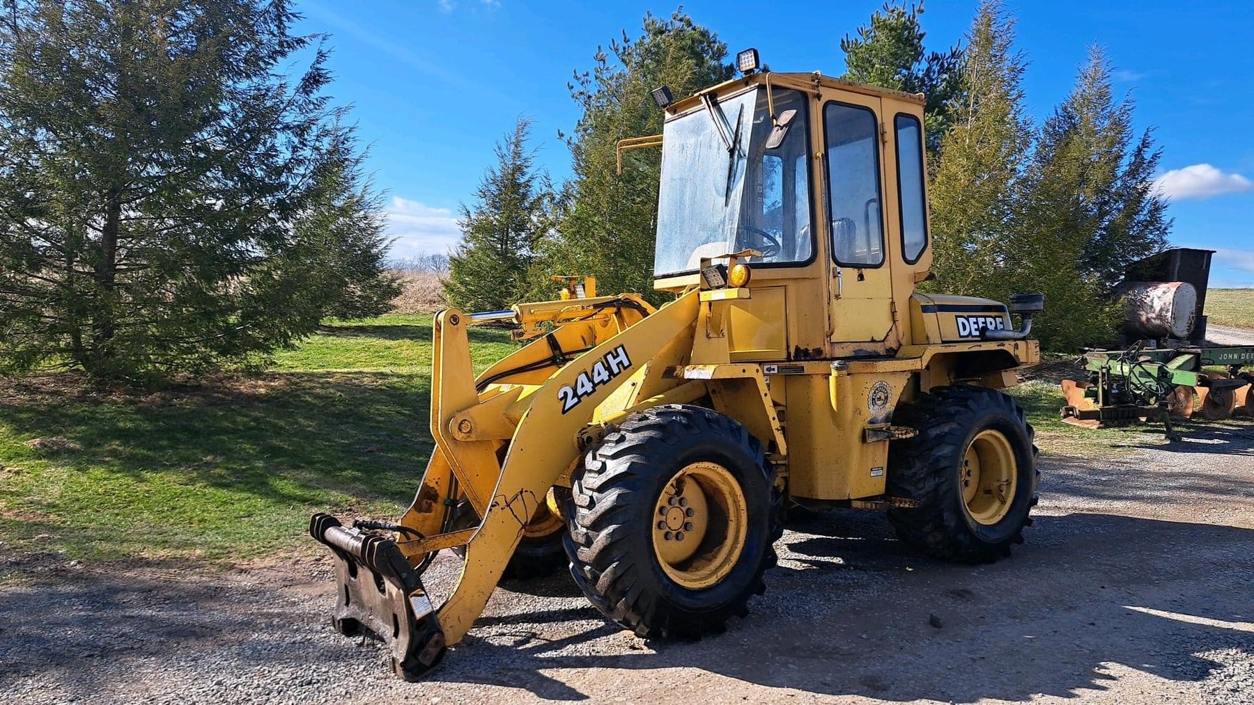 2001 John Deere 244H Equipment Image0