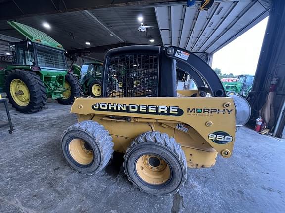 Image of John Deere 250 equipment image 4