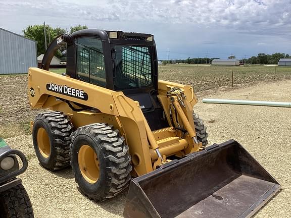 Image of John Deere 260 equipment image 1