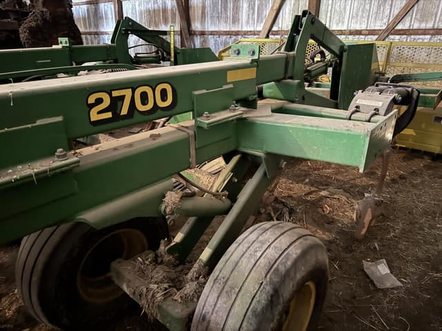 Image of John Deere 2700 equipment image 3