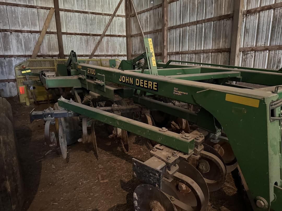 Image of John Deere 2700 Primary image
