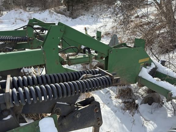 Image of John Deere 2700 equipment image 3
