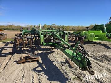 Main image John Deere 2700