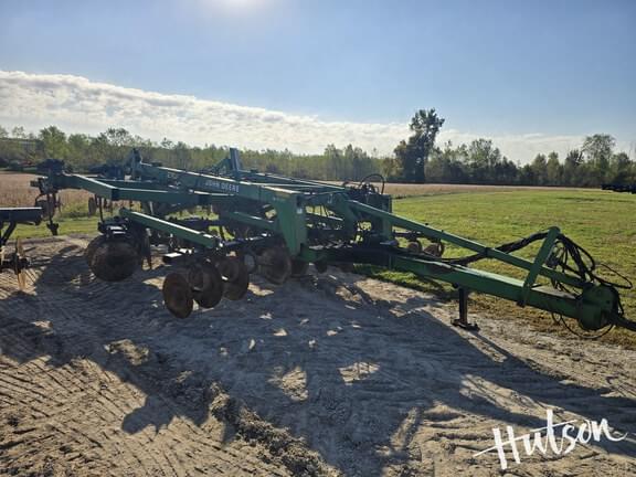 Image of John Deere 2700 Primary image