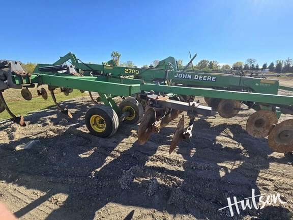 Image of John Deere 2700 equipment image 4