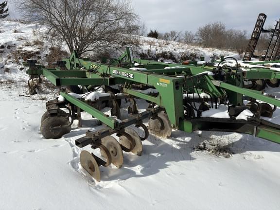 Image of John Deere 2700 Primary image
