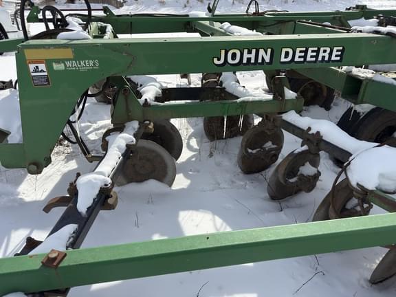 Image of John Deere 2700 equipment image 2