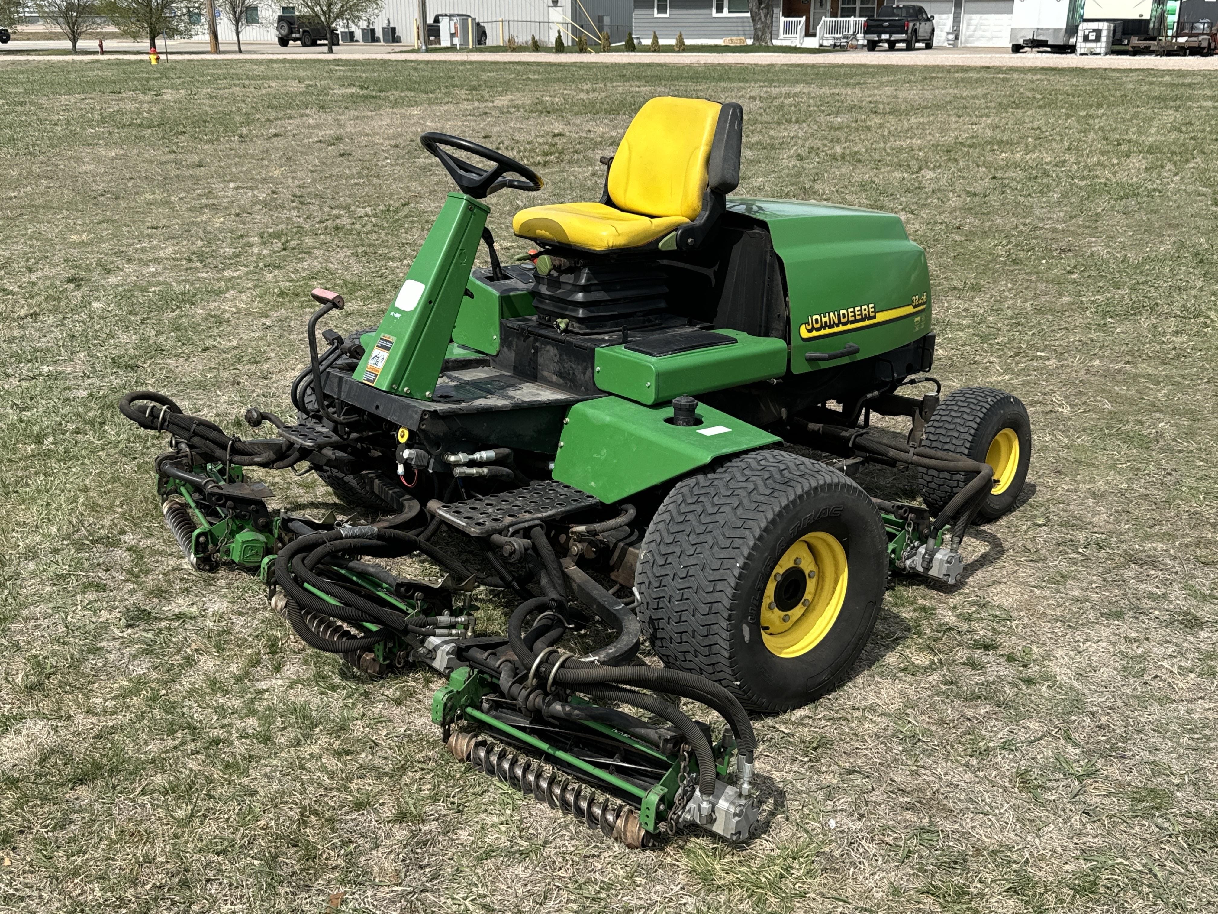 Main image John Deere 3235B