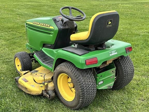 Image of John Deere 335 equipment image 4