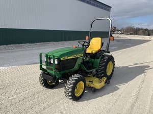 2001 John Deere 4100 Image