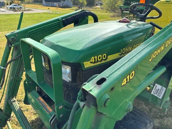 Image of John Deere 4100 equipment image 3
