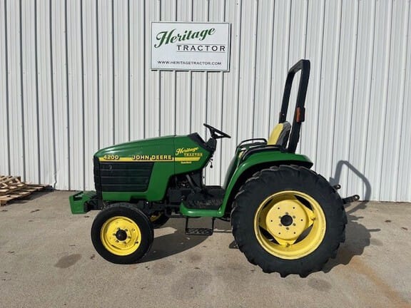 Main image John Deere 4200