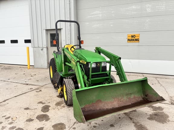 Image of John Deere 4200 equipment image 1