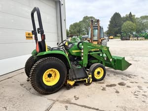 2001 John Deere 4200 Image