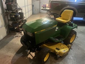 2001 John Deere 425 Image