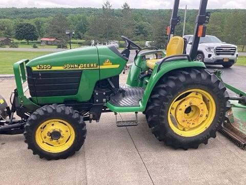 Image of John Deere 4300 equipment image 1