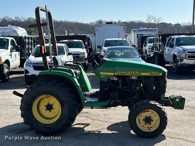 Image of John Deere 4300 equipment image 3