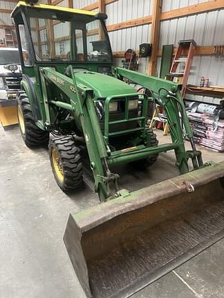 Image of John Deere 4400 equipment image 1