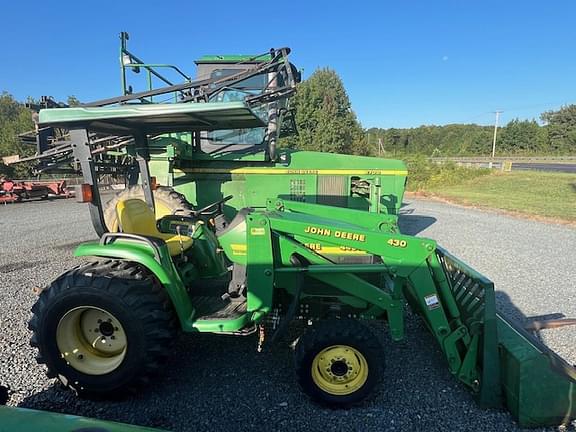 Image of John Deere 4400 equipment image 1